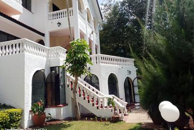 5 Bed House with En Suite at Nyari Road