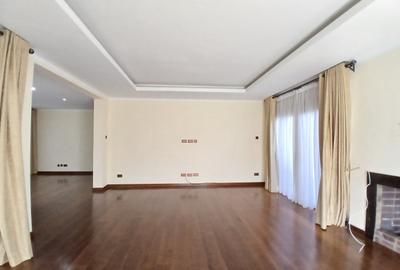 5 Bed Townhouse with En Suite at Lavington - 4