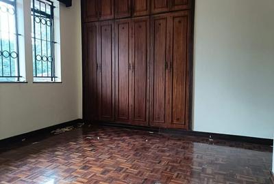 4 Bed House with En Suite at Runda