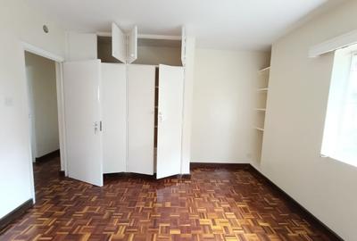 4 Bed Townhouse with En Suite in Riverside