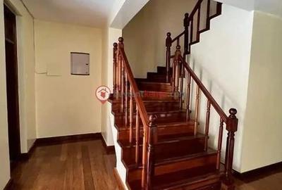 5 Bed Townhouse with En Suite in Lavington