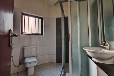4 Bed Apartment with En Suite in Brookside - 4