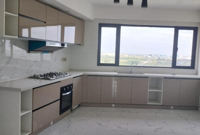 3 Bed Apartment with En Suite in Syokimau