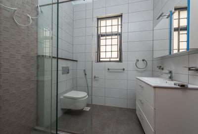 3 Bed Apartment with En Suite in Parklands