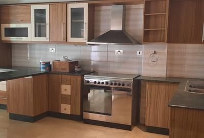 4 Bed Villa with En Suite in Lavington