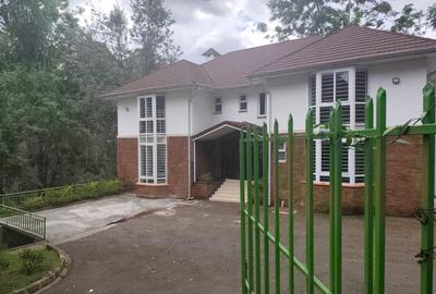 6 Bed Townhouse with Backup Generator in Rosslyn - 3