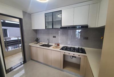 3 Bed Apartment with En Suite in Riverside