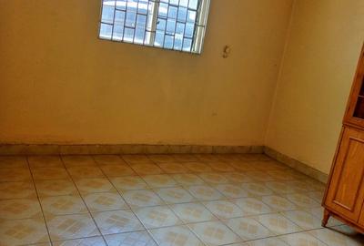 3 Bed House with En Suite in Komarock