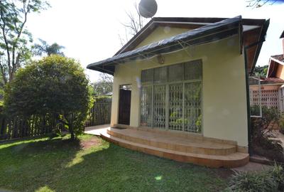 2 Bed House with En Suite in Lavington