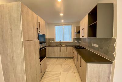 2 Bed Apartment with En Suite in Rhapta Road