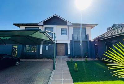 4 Bed Villa with En Suite in Runda - 2