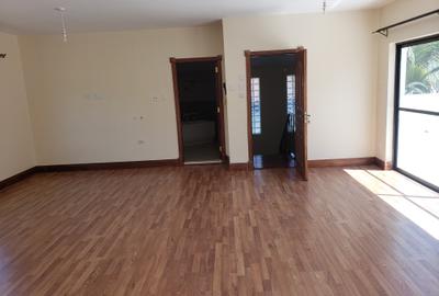 5 Bed Townhouse with En Suite at Grevillea Groove - 3