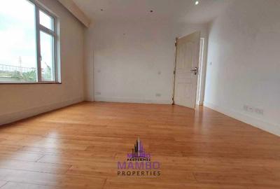 2 Bed Apartment with En Suite at Rhapta Rd