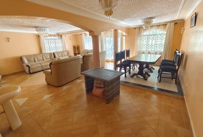 6 Bed Villa with En Suite in Lavington - 2