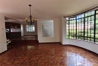 5 Bed Villa with En Suite in Lavington - 3
