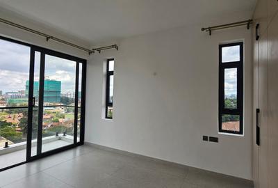 2 Bed Apartment with En Suite in Brookside - 4