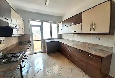 2 Bed Apartment with En Suite in Brookside - 2