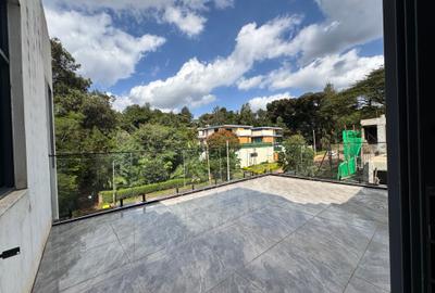5 Bed Townhouse with En Suite in Lavington - 2