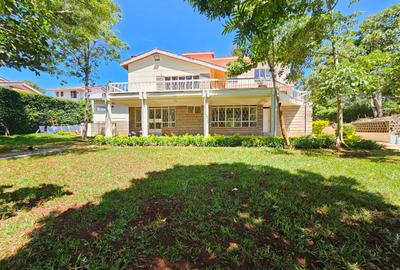 5 Bed House with En Suite at U.n