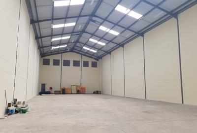 22,596 ft² Warehouse in Industrial Area - 3