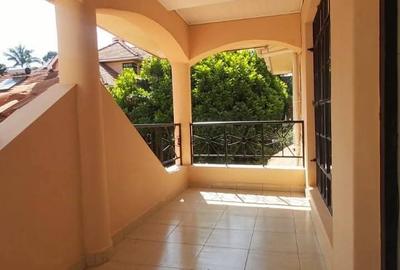 5 Bed Townhouse with En Suite at Lavington