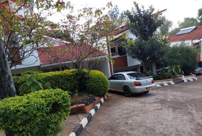 5 Bed Townhouse with En Suite at Mandera Road