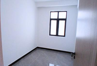 1 Bed Apartment with En Suite at Muringa Road - 3