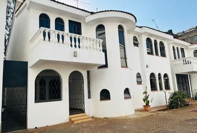 5 Bed Townhouse with En Suite at Westlands