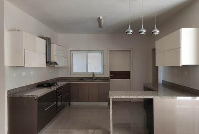 2 Bed Apartment with En Suite in Westlands Area - 3