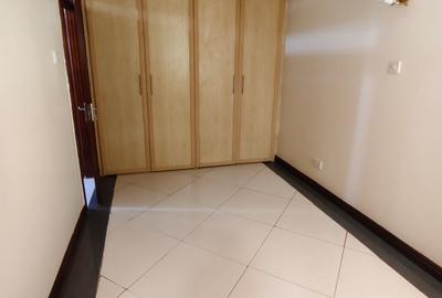 2 Bed Apartment with En Suite in Westlands Area - 4