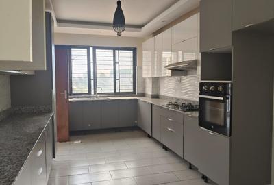 3 Bed Apartment with En Suite at 4Th Parklands - 2