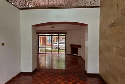 4 Bed Townhouse with En Suite in Kileleshwa - 2