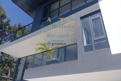 5 Bed Townhouse with En Suite at Lavington - 3