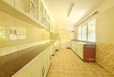 4 Bed House with En Suite at Loresho - 4