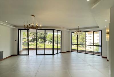 Serviced 3 Bed Apartment with En Suite in Riverside