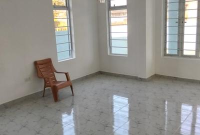 4 Bed Townhouse with En Suite at Membley - 4