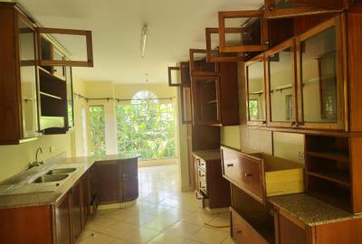 5 Bed Townhouse with En Suite in Rosslyn - 4