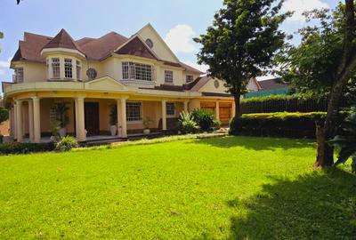 5 Bed House with En Suite at Runda