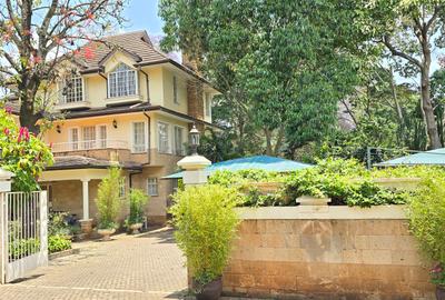 5 Bed Townhouse with En Suite at Mzima Springs