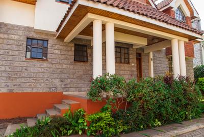 4 Bed Townhouse with En Suite at Chalbi Road - 2