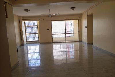3 Bed Apartment with En Suite in Mombasa CBD