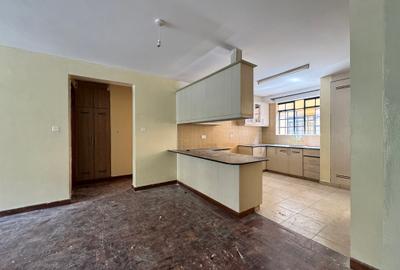 Serviced 2 Bed Apartment with En Suite in Riverside - 3