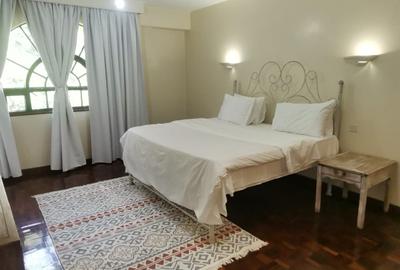 4 Bed Apartment with En Suite in Riverside - 2