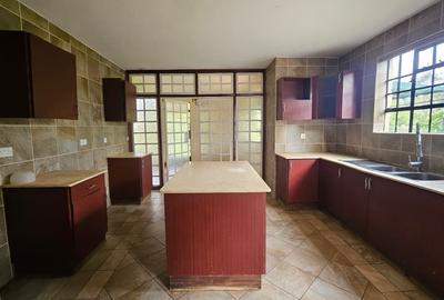 5 Bed House with En Suite in Karen - 3