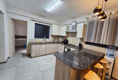 3 Bed Apartment with En Suite in Riverside - 3