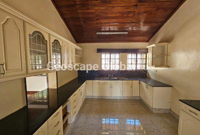 4 Bed House with En Suite in Thigiri