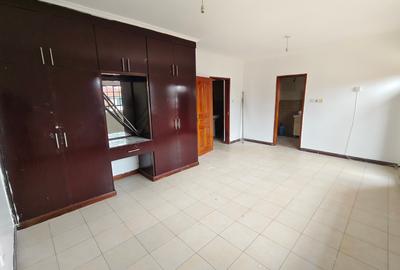 2 Bed Apartment with Parking in Lavington