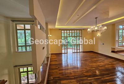 3 Bed Apartment with En Suite in Rosslyn