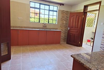 4 Bed House with En Suite at Fourways Junction Estate - 4