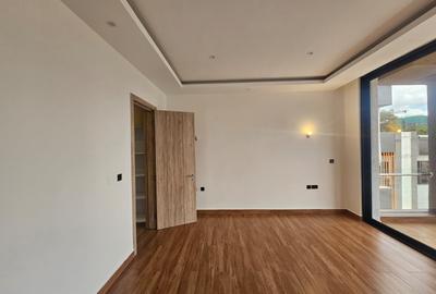 4 Bed Apartment with En Suite in Westlands Area - 2